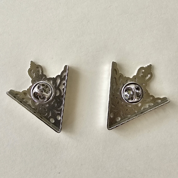 🧛‍♂️ Filigree Lapel Point Pin Set - Picture 5 of 8
